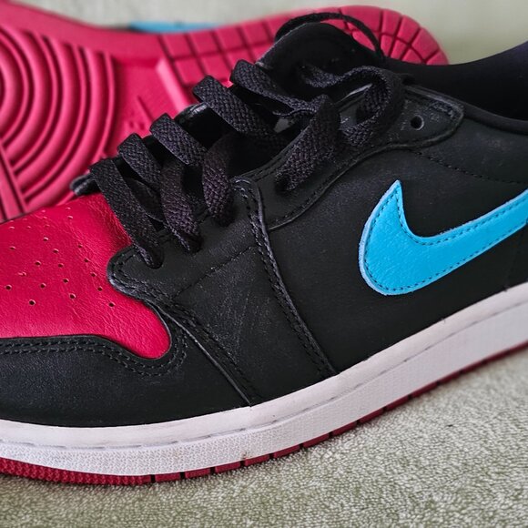 Nike Air Jordan 1 Retro Low OG 'NC to Chi' - Picture 3 of 5